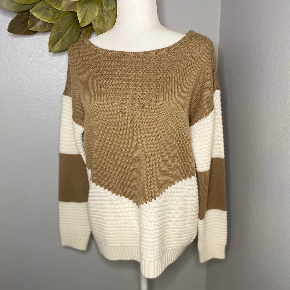 Women’s Color-block Sweater Size M Tan and White